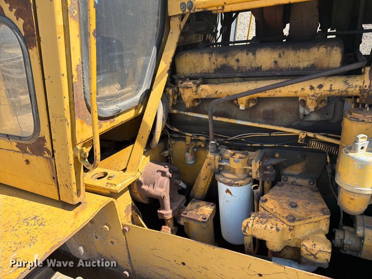 image for item EF2461 1977 Caterpillar D8K dozer