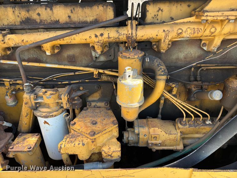 image for item EF2461 1977 Caterpillar D8K dozer