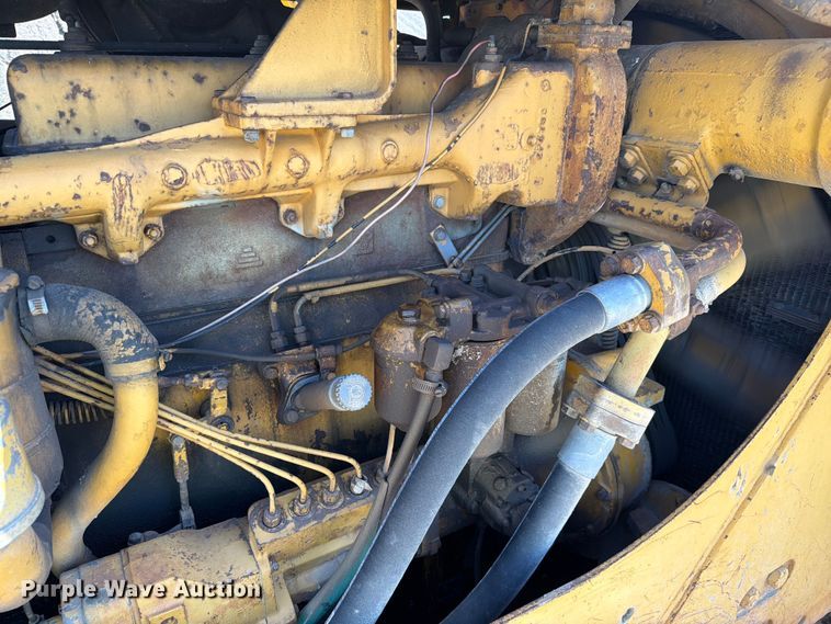image for item EF2461 1977 Caterpillar D8K dozer
