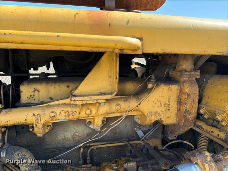 image for item EF2461 1977 Caterpillar D8K dozer