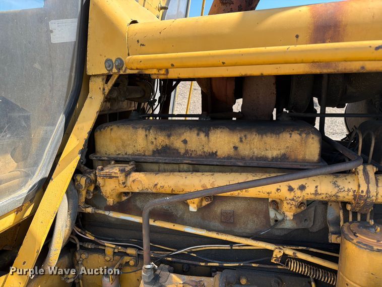image for item EF2461 1977 Caterpillar D8K dozer