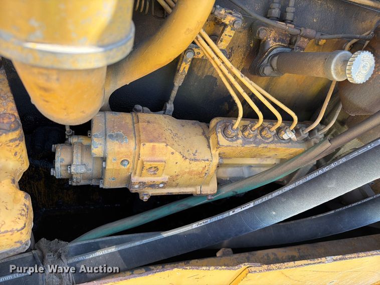 image for item EF2461 1977 Caterpillar D8K dozer