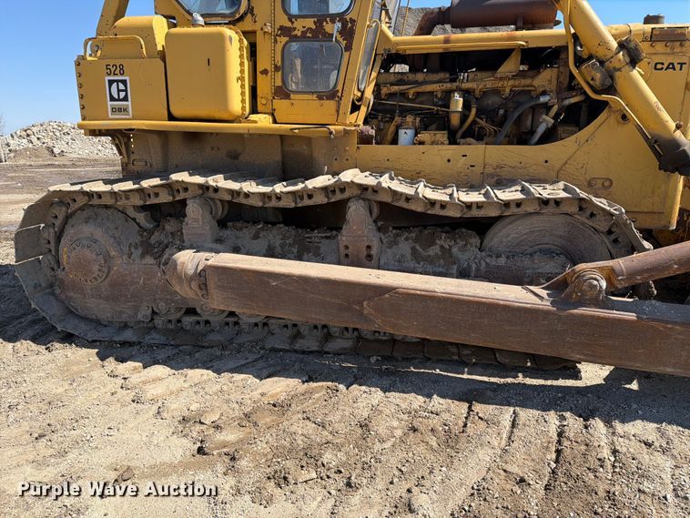 image for item EF2461 1977 Caterpillar D8K dozer