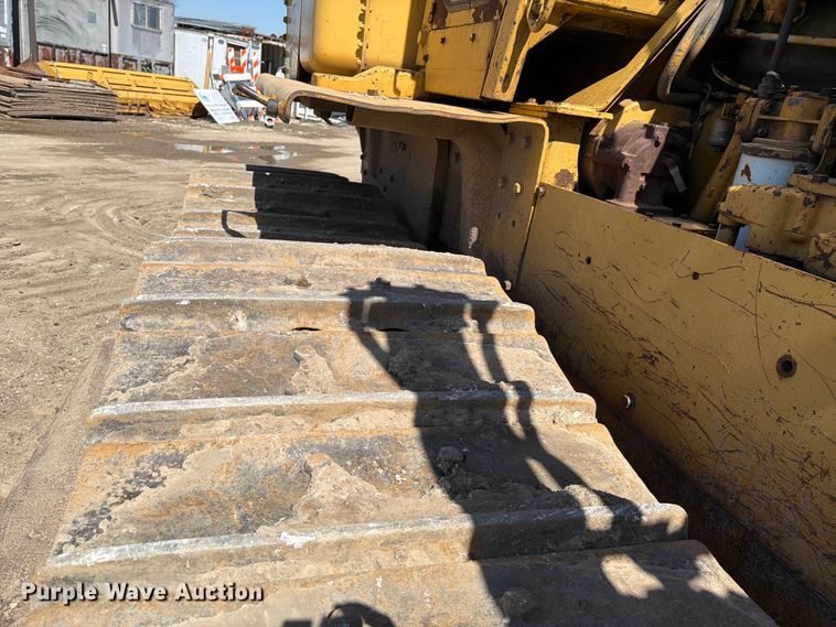 image for item EF2461 1977 Caterpillar D8K dozer