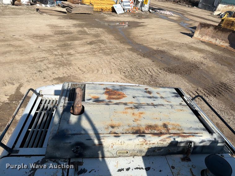 image for item EF2462 1999 Link Belt 2800 Quantum excavator