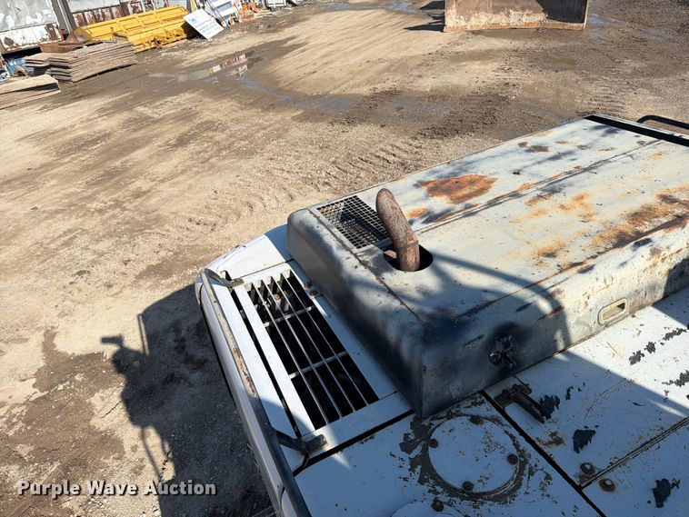 image for item EF2462 1999 Link Belt 2800 Quantum excavator