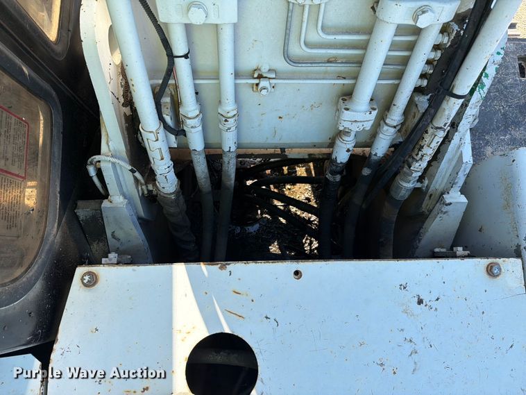 image for item EF2462 1999 Link Belt 2800 Quantum excavator