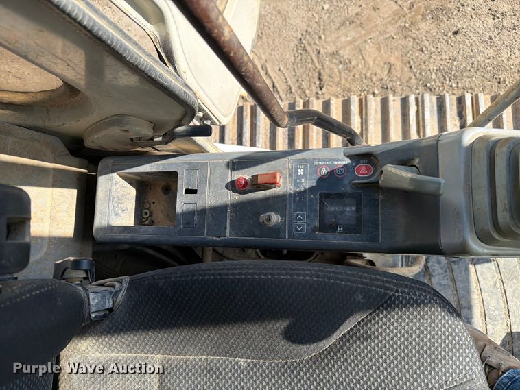 image for item EF2462 1999 Link Belt 2800 Quantum excavator