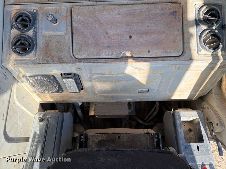 image for item EF2462 1999 Link Belt 2800 Quantum excavator