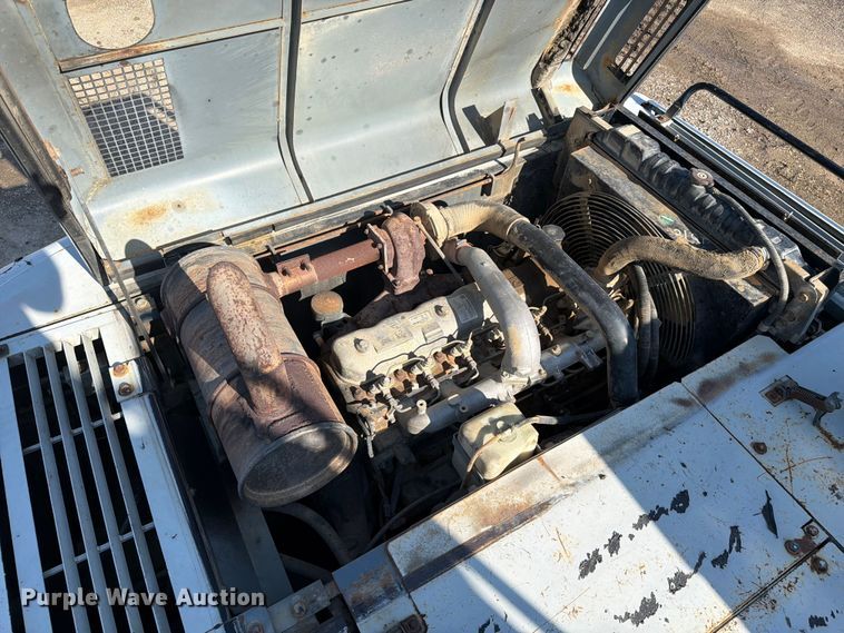 image for item EF2462 1999 Link Belt 2800 Quantum excavator