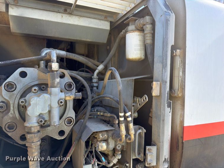 image for item EF2462 1999 Link Belt 2800 Quantum excavator