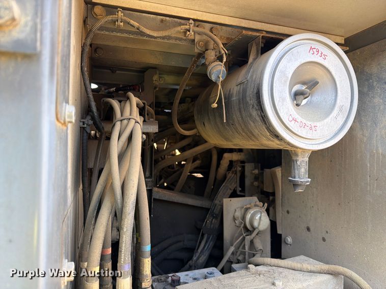 image for item EF2462 1999 Link Belt 2800 Quantum excavator