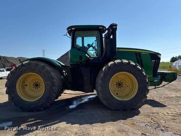 image for item EF2464 2013 John Deere 9560R  Scraper Special 4WD tractor