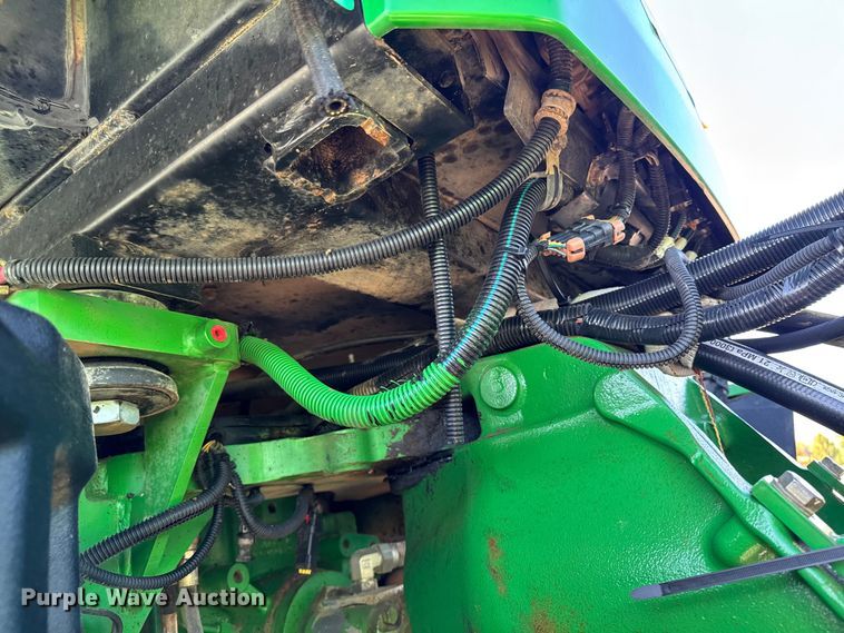 image for item EF2464 2013 John Deere 9560R  Scraper Special 4WD tractor