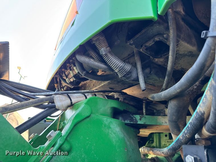 image for item EF2464 2013 John Deere 9560R  Scraper Special 4WD tractor