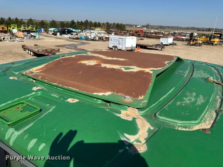 image for item EF2464 2013 John Deere 9560R  Scraper Special 4WD tractor