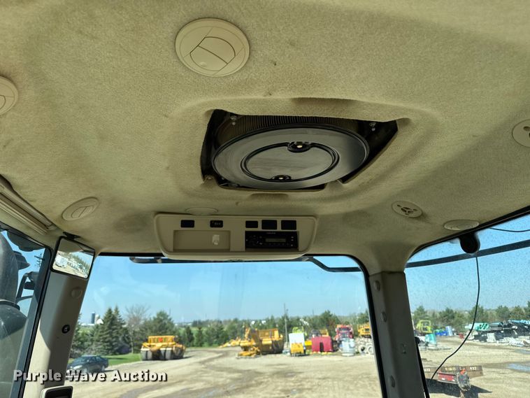 image for item EF2464 2013 John Deere 9560R  Scraper Special 4WD tractor