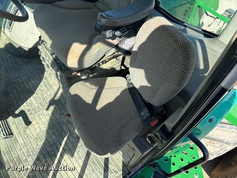 image for item EF2464 2013 John Deere 9560R  Scraper Special 4WD tractor