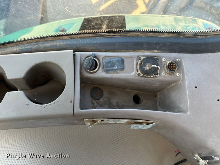 image for item EF2464 2013 John Deere 9560R  Scraper Special 4WD tractor