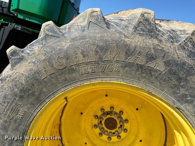 image for item EF2464 2013 John Deere 9560R  Scraper Special 4WD tractor