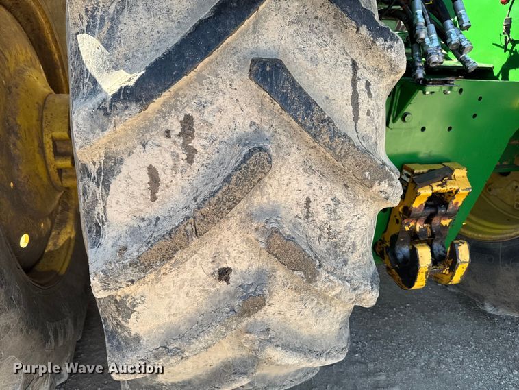 image for item EF2464 2013 John Deere 9560R  Scraper Special 4WD tractor