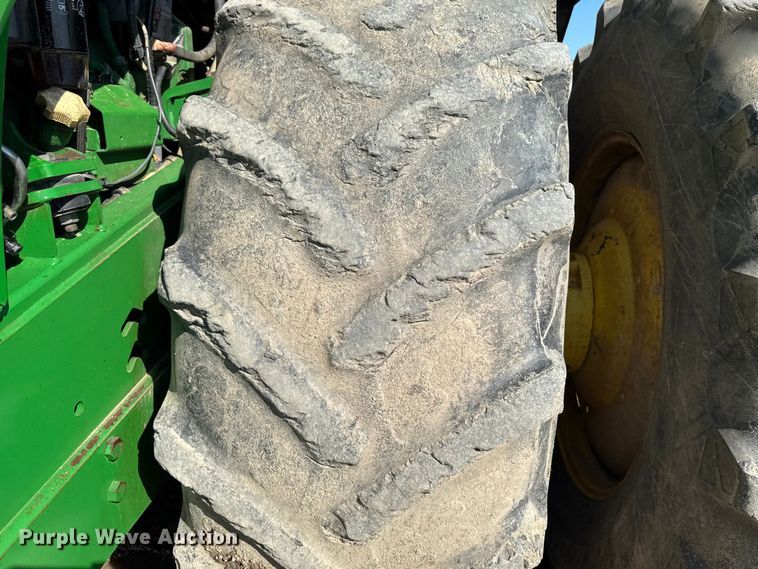 image for item EF2464 2013 John Deere 9560R  Scraper Special 4WD tractor