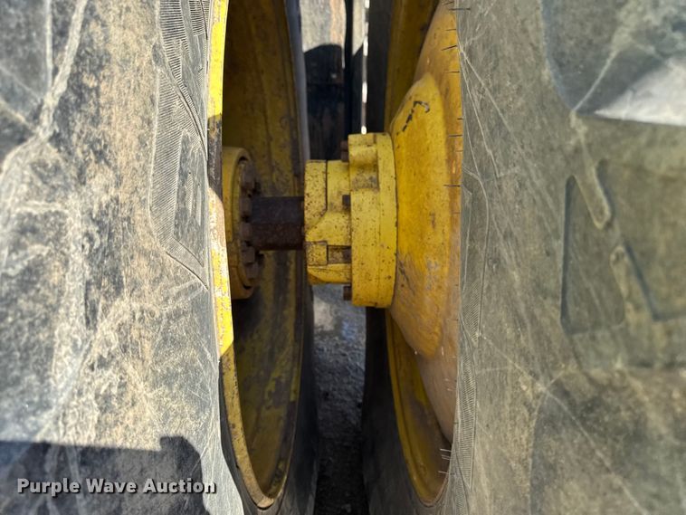 image for item EF2464 2013 John Deere 9560R  Scraper Special 4WD tractor