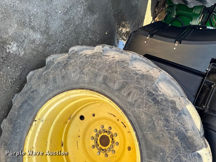 image for item EF2464 2013 John Deere 9560R  Scraper Special 4WD tractor