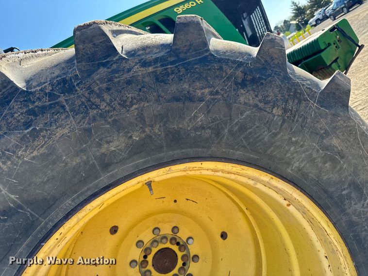 image for item EF2464 2013 John Deere 9560R  Scraper Special 4WD tractor