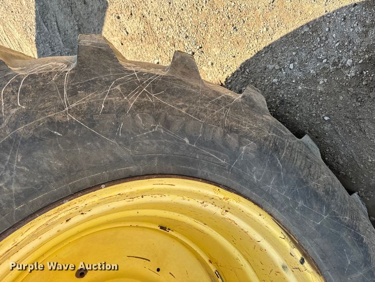 image for item EF2464 2013 John Deere 9560R  Scraper Special 4WD tractor