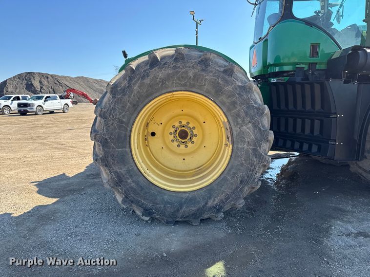 image for item EF2464 2013 John Deere 9560R  Scraper Special 4WD tractor