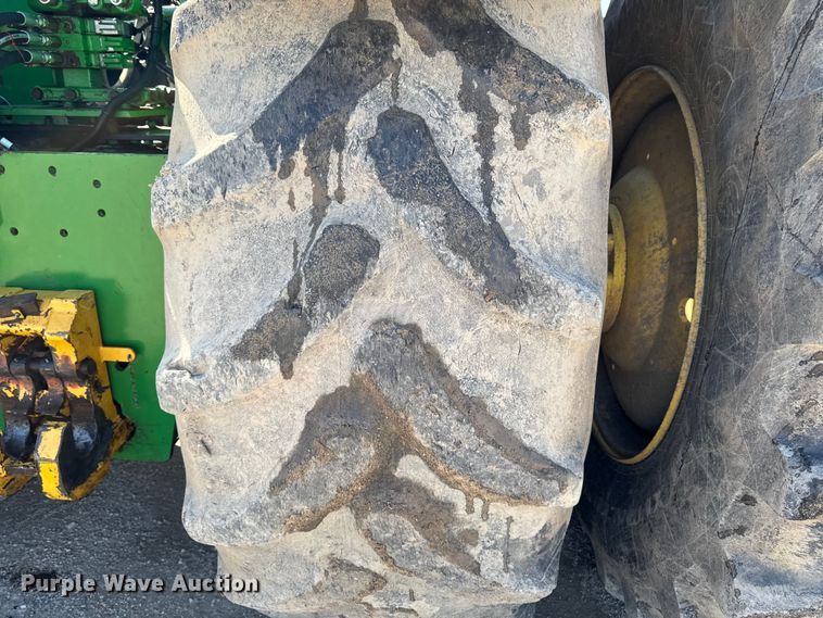 image for item EF2464 2013 John Deere 9560R  Scraper Special 4WD tractor