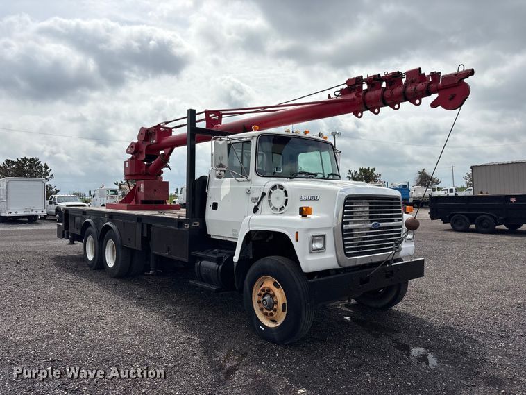 image for item EG1152 1996 Ford L8000 crane truck