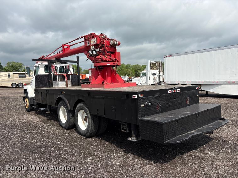 image for item EG1152 1996 Ford L8000 crane truck