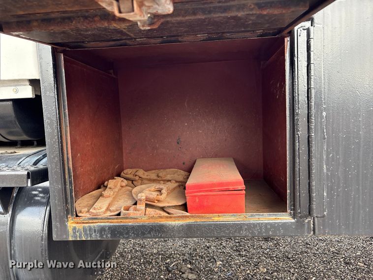 image for item EG1152 1996 Ford L8000 crane truck