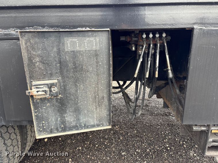 image for item EG1152 1996 Ford L8000 crane truck