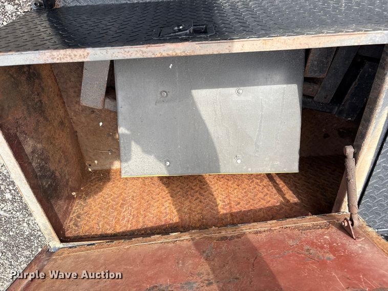 image for item EG1152 1996 Ford L8000 crane truck