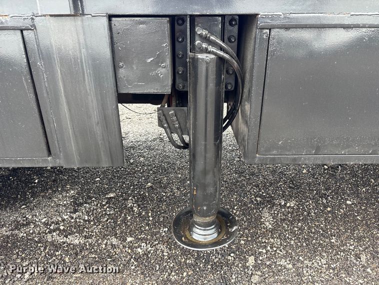 image for item EG1152 1996 Ford L8000 crane truck