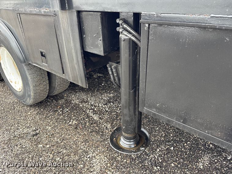 image for item EG1152 1996 Ford L8000 crane truck