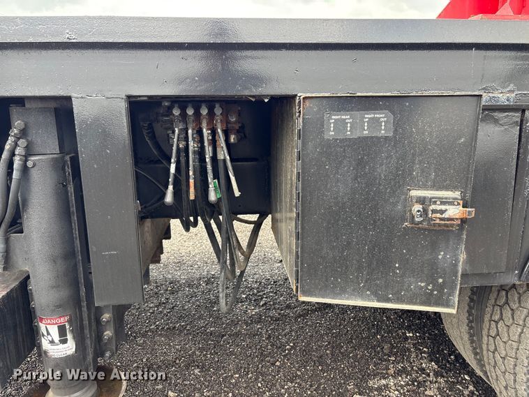 image for item EG1152 1996 Ford L8000 crane truck