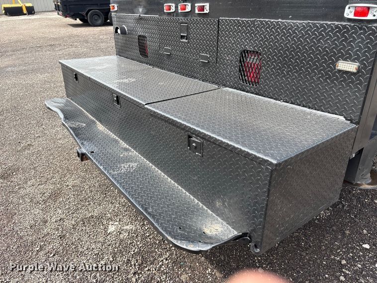 image for item EG1152 1996 Ford L8000 crane truck