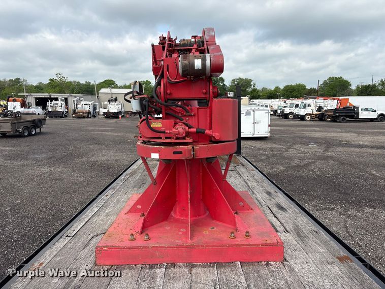 image for item EG1152 1996 Ford L8000 crane truck