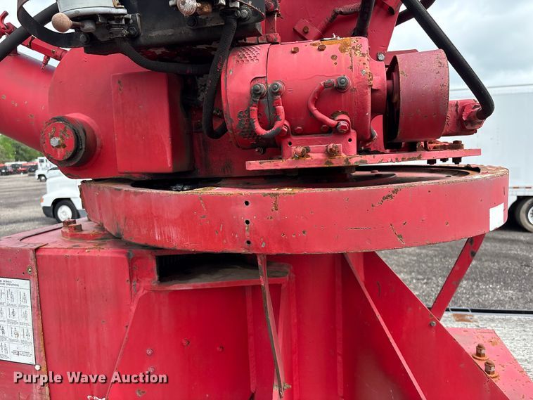 image for item EG1152 1996 Ford L8000 crane truck