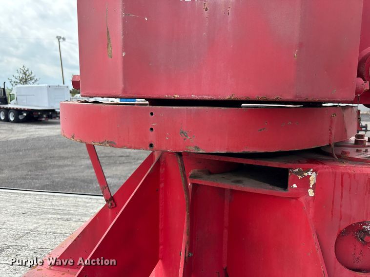 image for item EG1152 1996 Ford L8000 crane truck