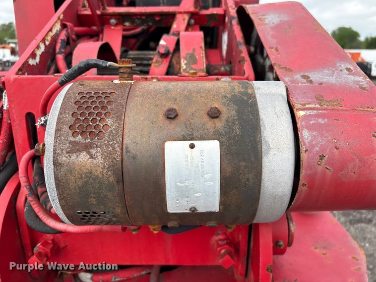 image for item EG1152 1996 Ford L8000 crane truck