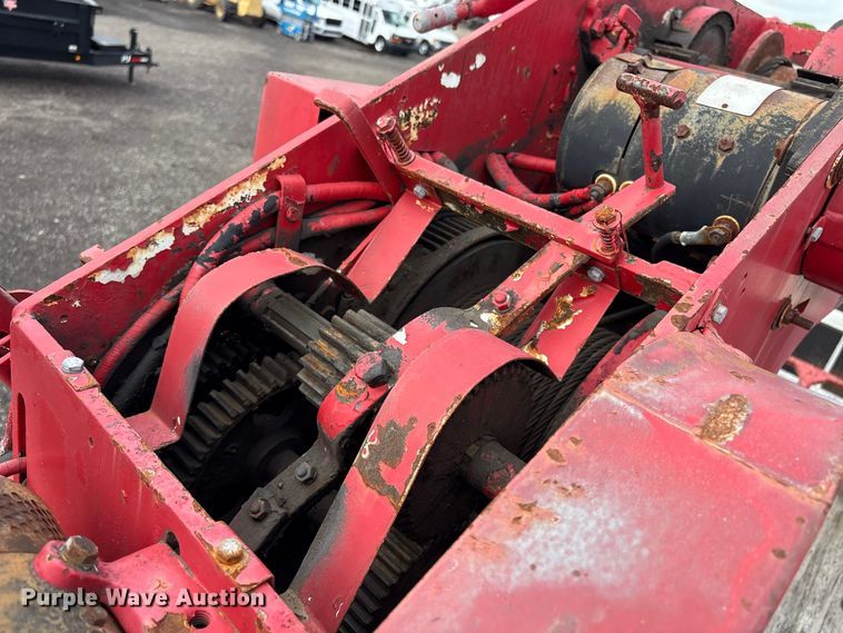 image for item EG1152 1996 Ford L8000 crane truck