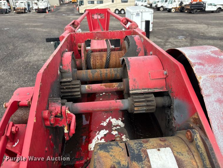 image for item EG1152 1996 Ford L8000 crane truck