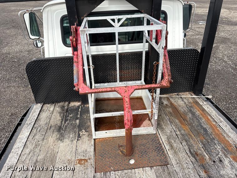 image for item EG1152 1996 Ford L8000 crane truck