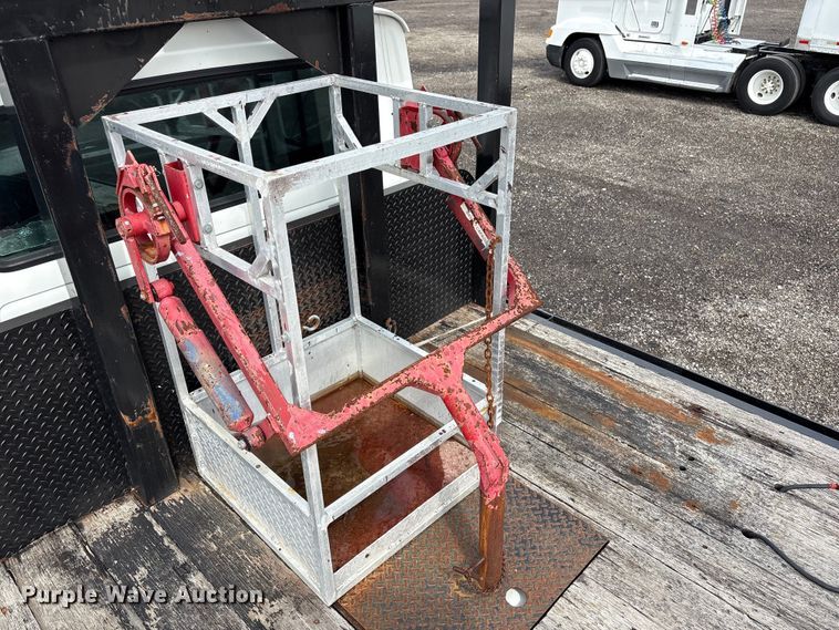 image for item EG1152 1996 Ford L8000 crane truck