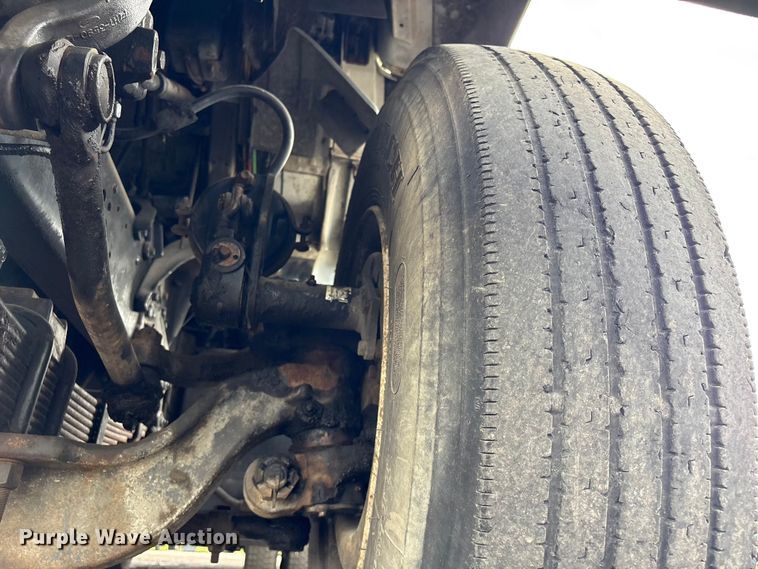 image for item EG1152 1996 Ford L8000 crane truck